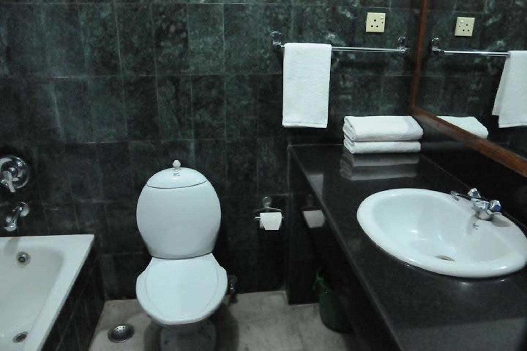 Hotel Clarion Jawalakhel Lalitpur ภายนอก รูปภาพ